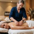 Svenske massage: Teknik, fordele og hvad du skal vide før første behandling